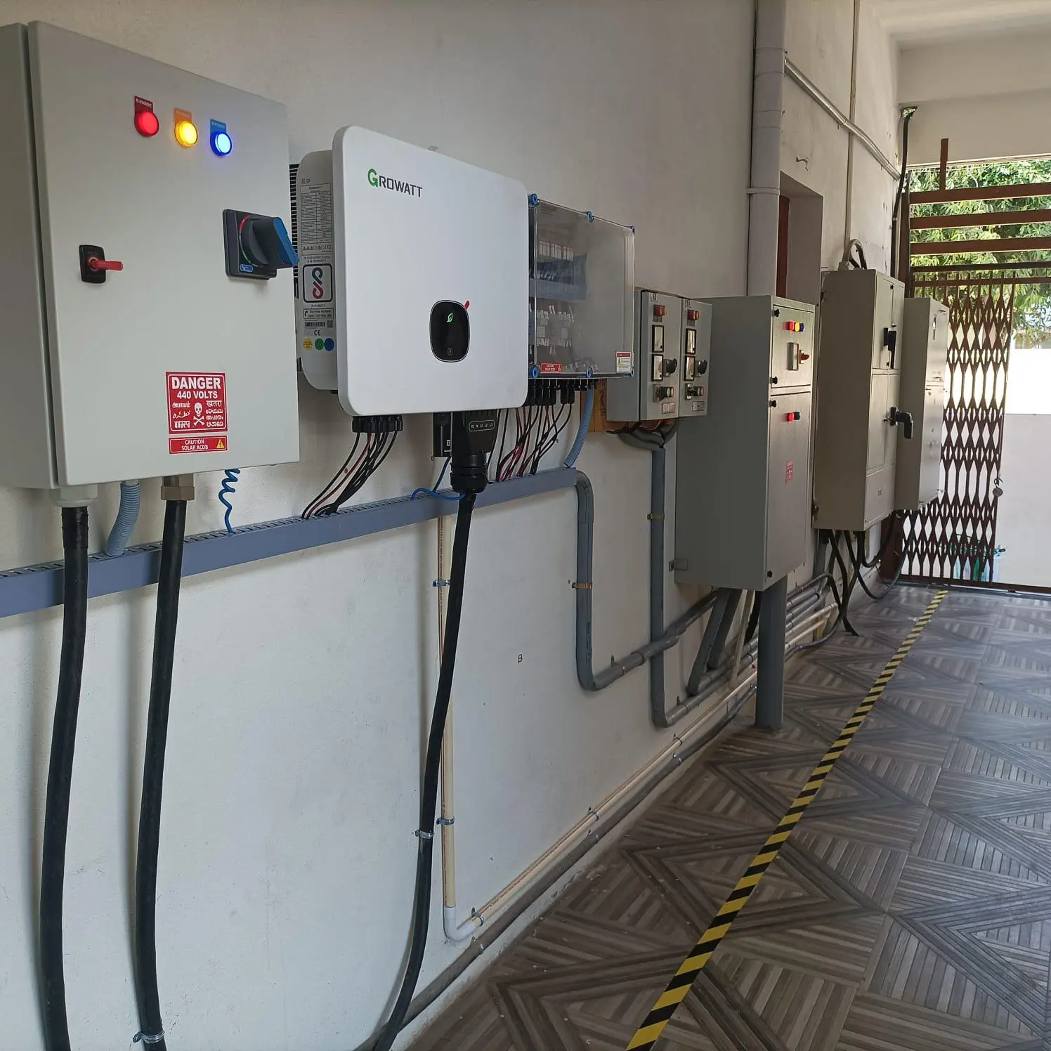Energy-efficient solar sealing automation