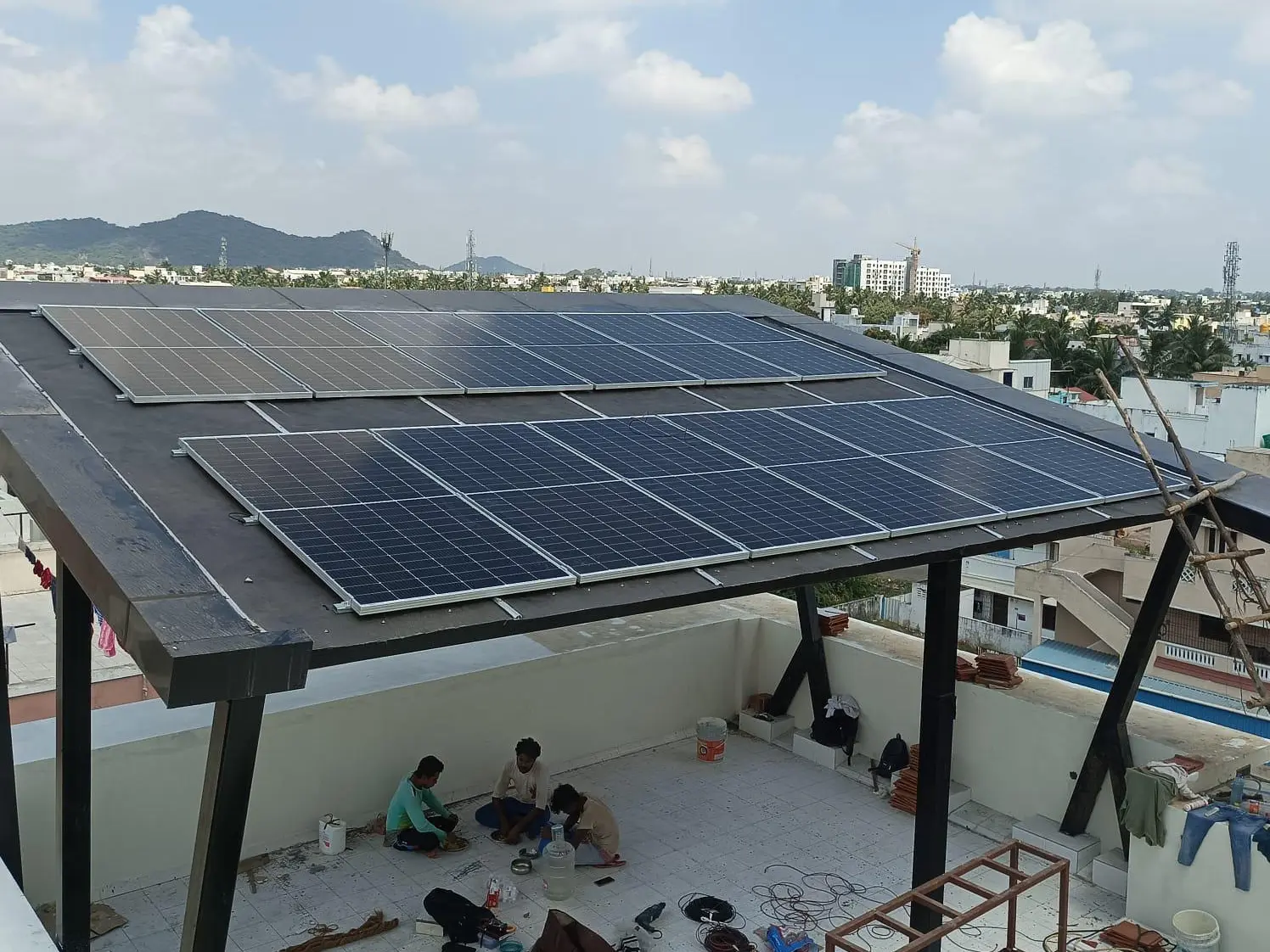 hybrid solar power system with battery backup